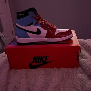 Jordan 1 retro high Fearless UNC Chicago. They have hardly been used.